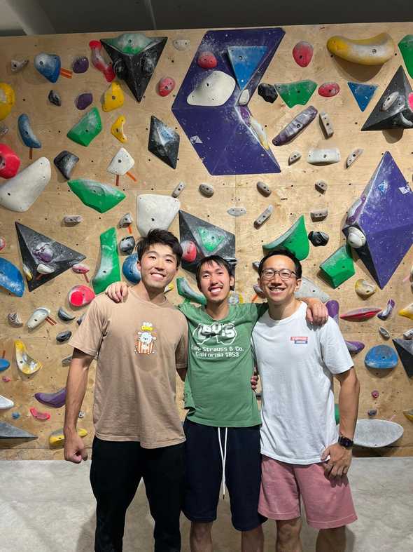 3 idiots at the bouldering gym